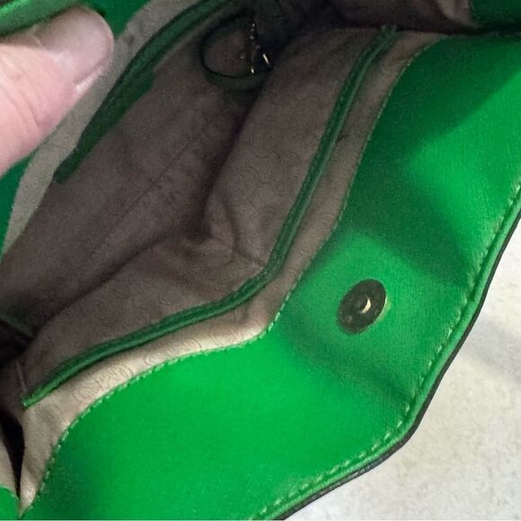 Michael Kors Hamilton Kelly Green Leather Handbag purse gold chain design - Picture 4 of 10